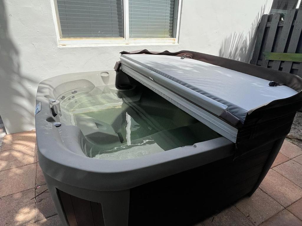 4Br Home, Hot Tub, Near Beach & Wilton Manors 포트 로더데일 외부 사진